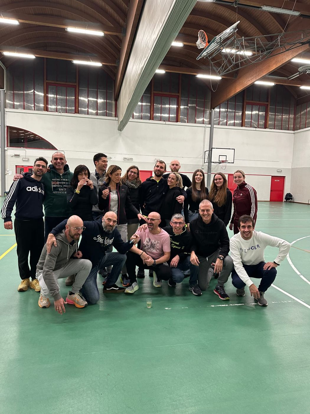 Foto di gruppo del team Let's Run Treviglio dopo l'allenamento